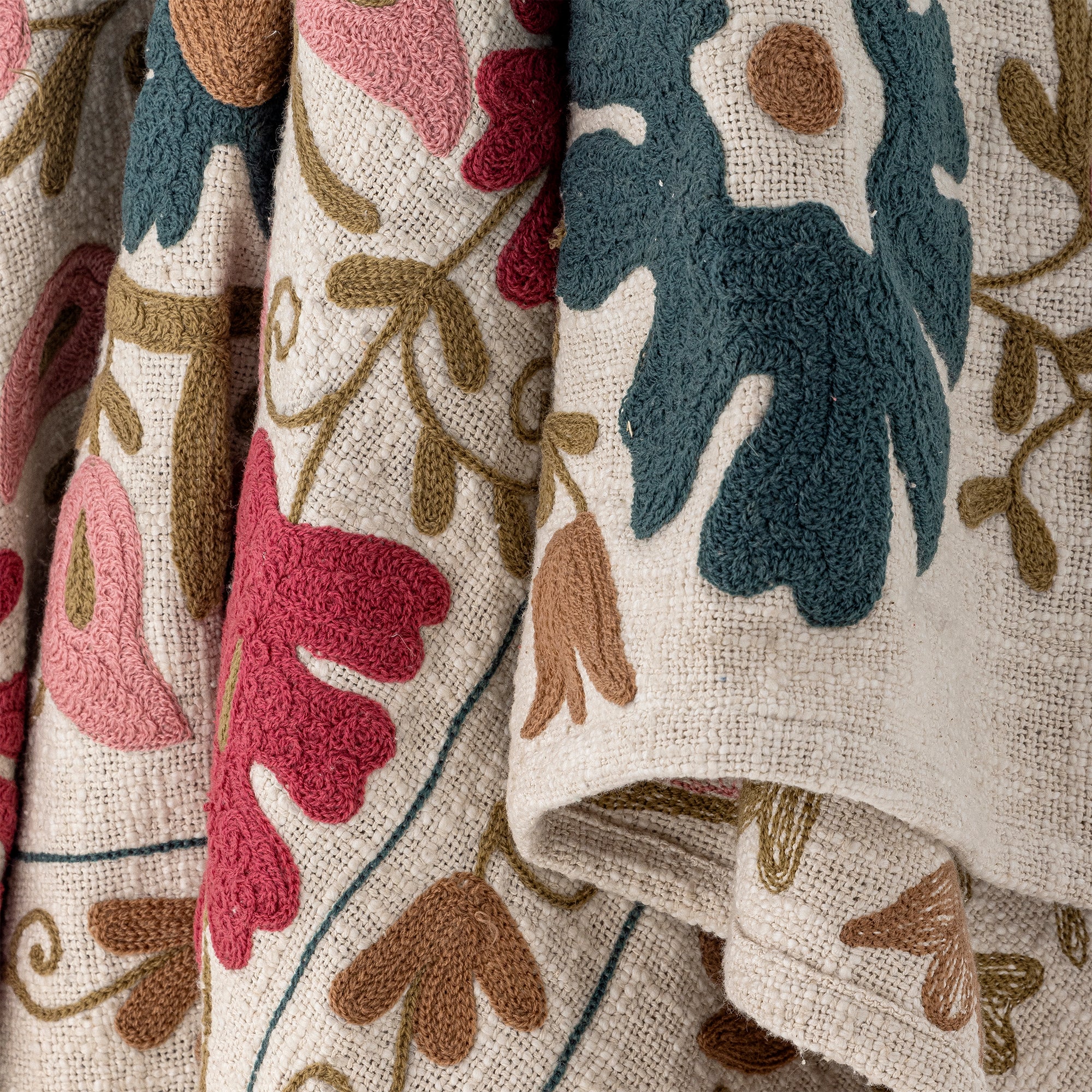 BLOOMINGVILLE Embroidered Ceva Vintage Style Throw, 100% Cotton, 150 x 130 cm - Regina Luxury Interiors