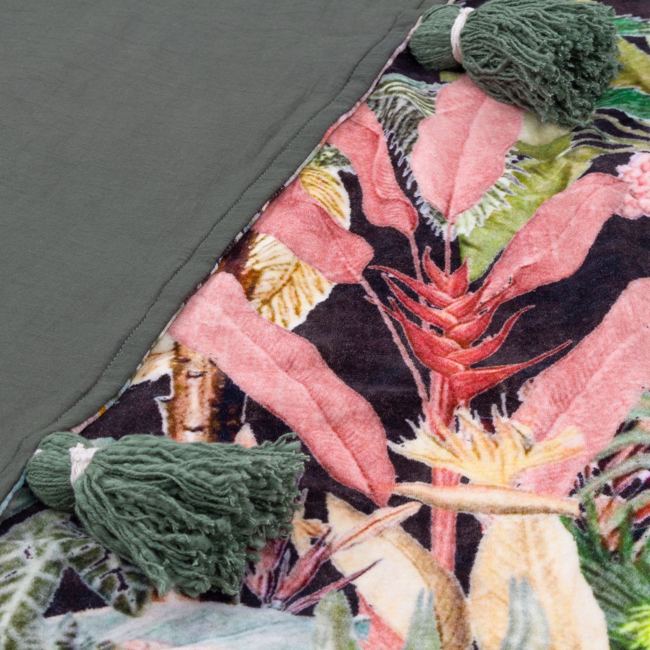 WYLDER Midnight Jungle Throw Noir, 100% Cotton, 125x150 cm - Regina Luxury Interiors