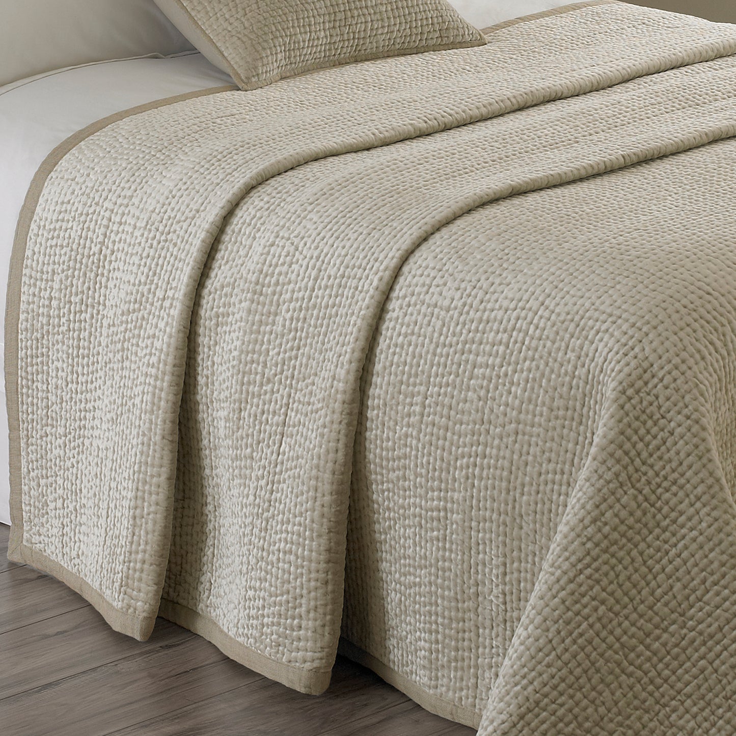 PAOLETTI Brooklands Quilted Bedspread with Linen Edge, Champagne 4