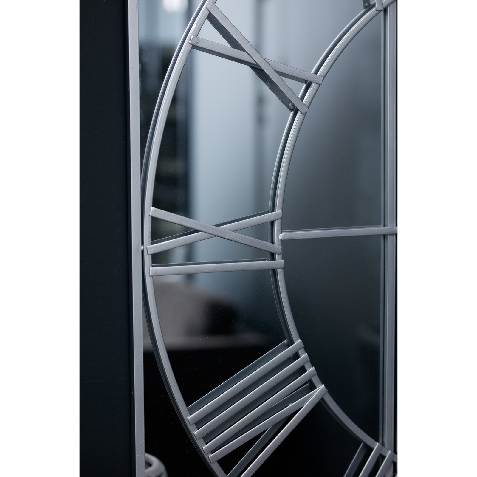 HILL INTERIORS Celina Mirrored Wall Clock in Silver Chrome Finish, ⌀ 112cm - Regina Luxury Interiors