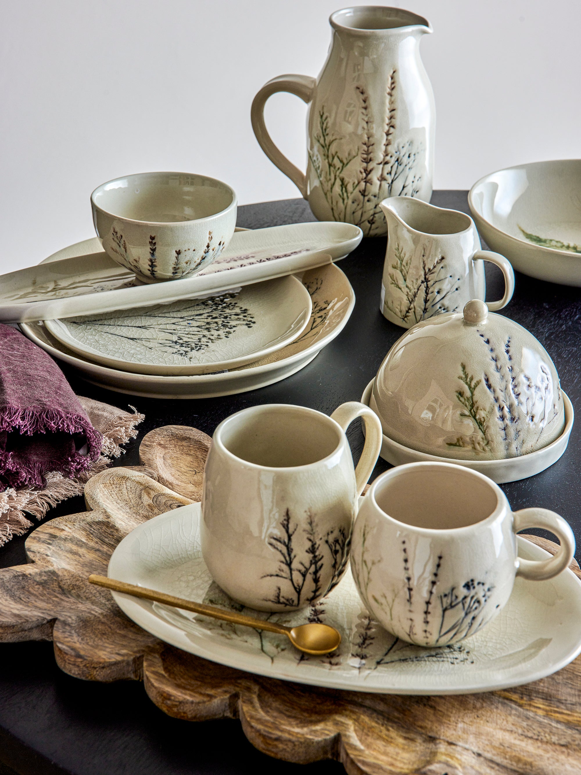 BLOOMINGVILLE Bea Round Handcrafted Plate, 100% Stoneware, Set of 12 - Regina Luxury Interiors