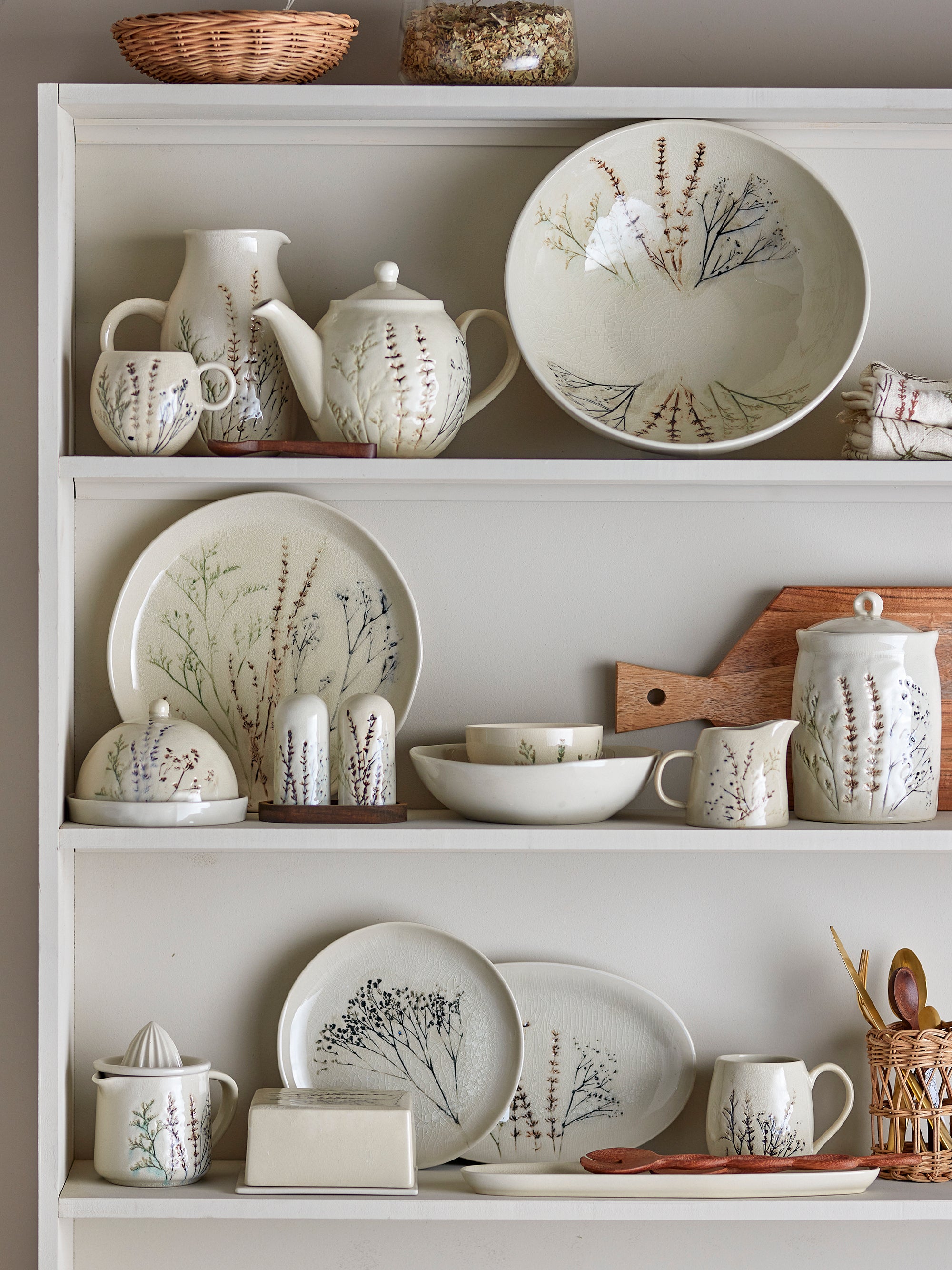 BLOOMINGVILLE Bea Round Handcrafted Plate, 100% Stoneware, Set of 12 - Regina Luxury Interiors