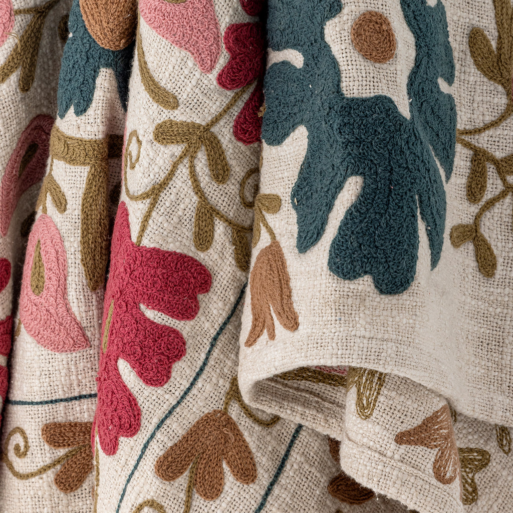 BLOOMINGVILLE Embroidered Ceva Vintage Style Throw, 100% Cotton, 150 x 130 cm - Regina Luxury Interiors