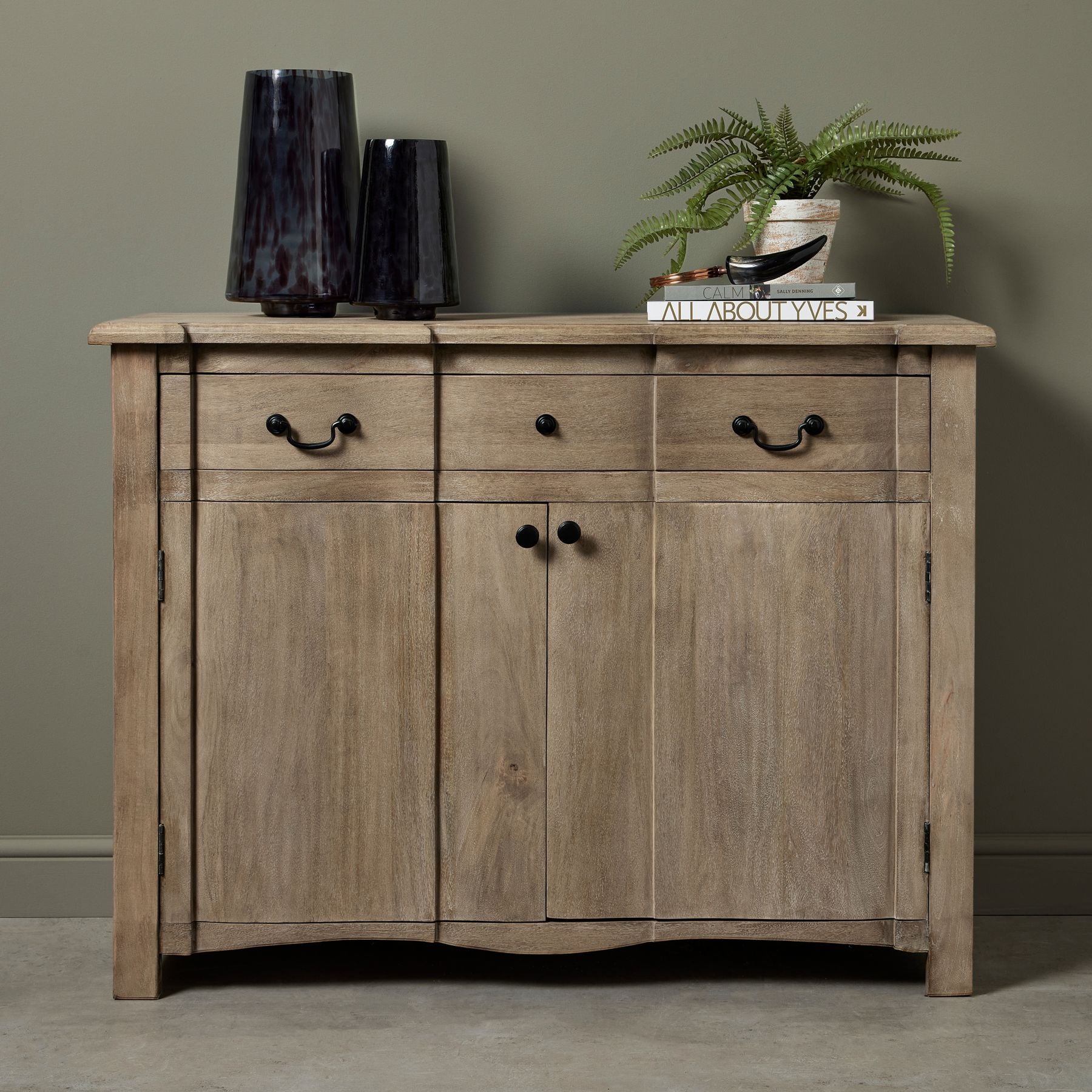 HILL INTERIORS Copgrove Handcrafted 1-Drawer 2-Door Sideboard in Hard Wood, W 120 cm