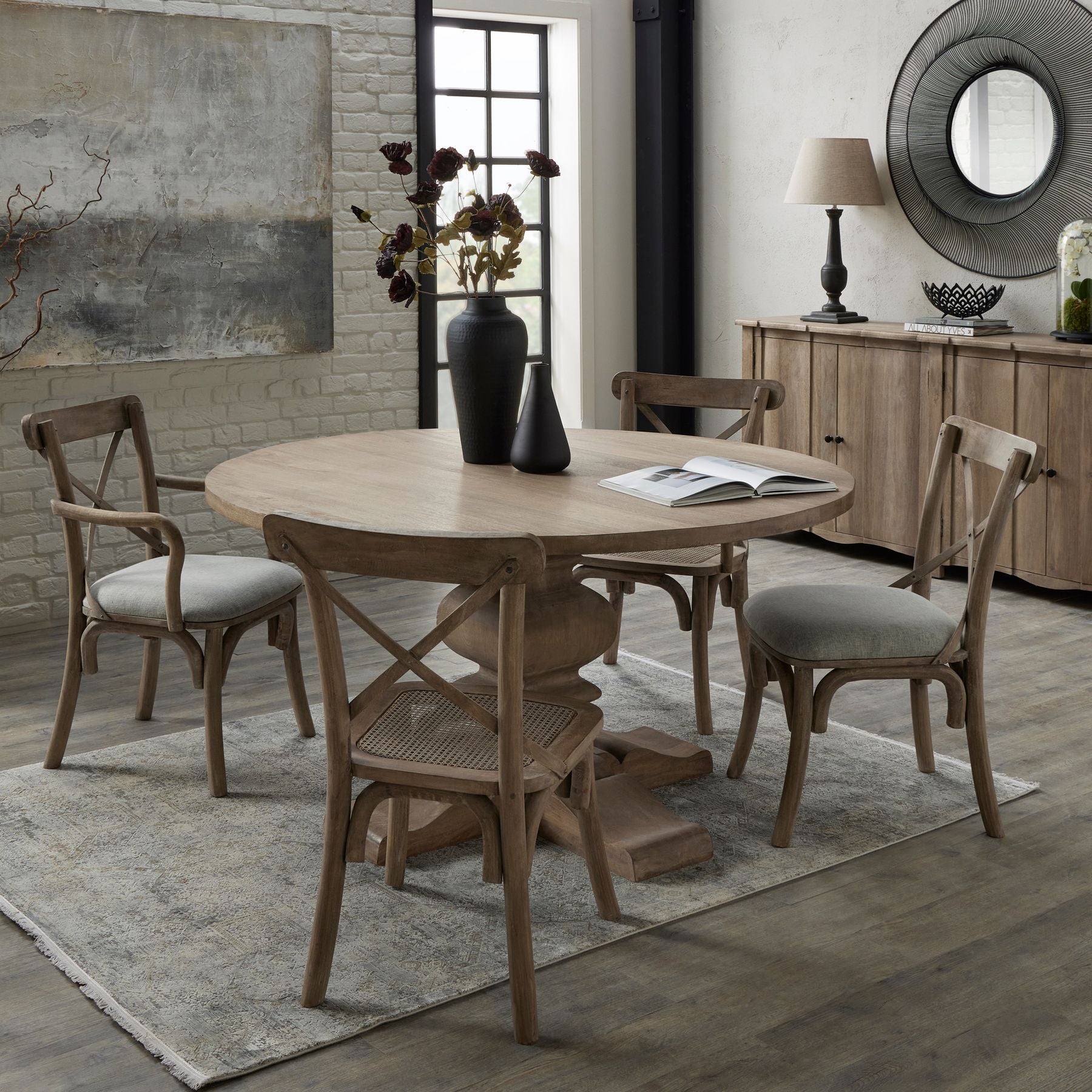 HILL INTERIORS Copgrove Handcrafted Round Pedestal Dining Table, Ø 150 cm