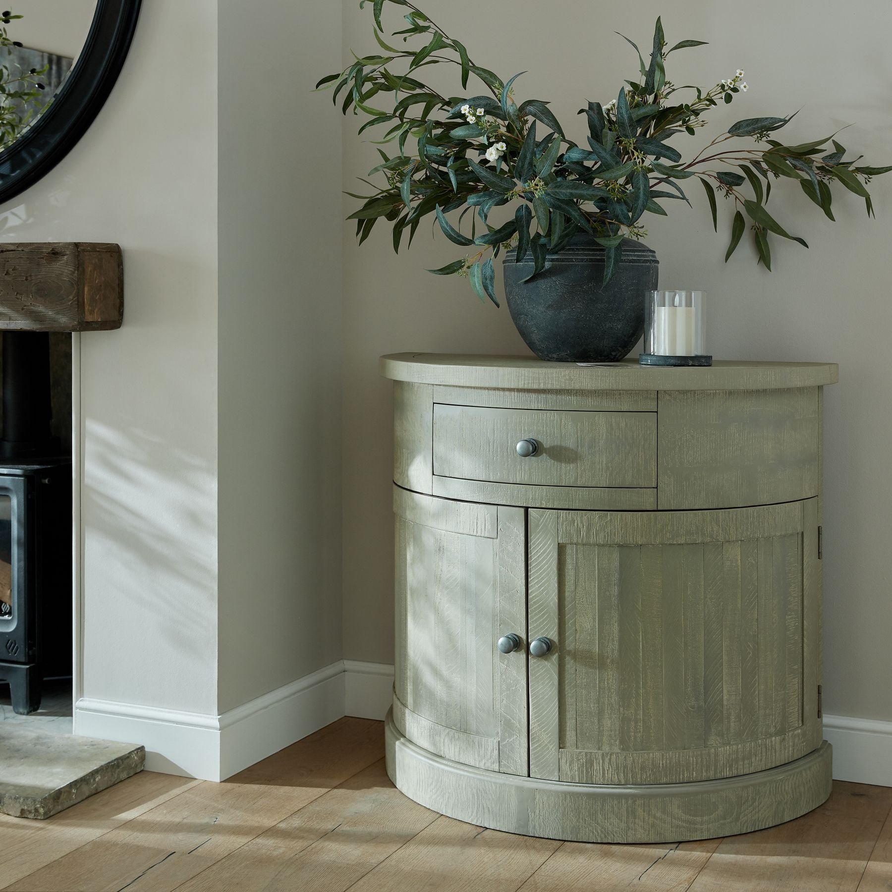 HILL INTERIORS Saltaire Half Moon 2-Door Cupboard With Drawer in Solid Pine 2