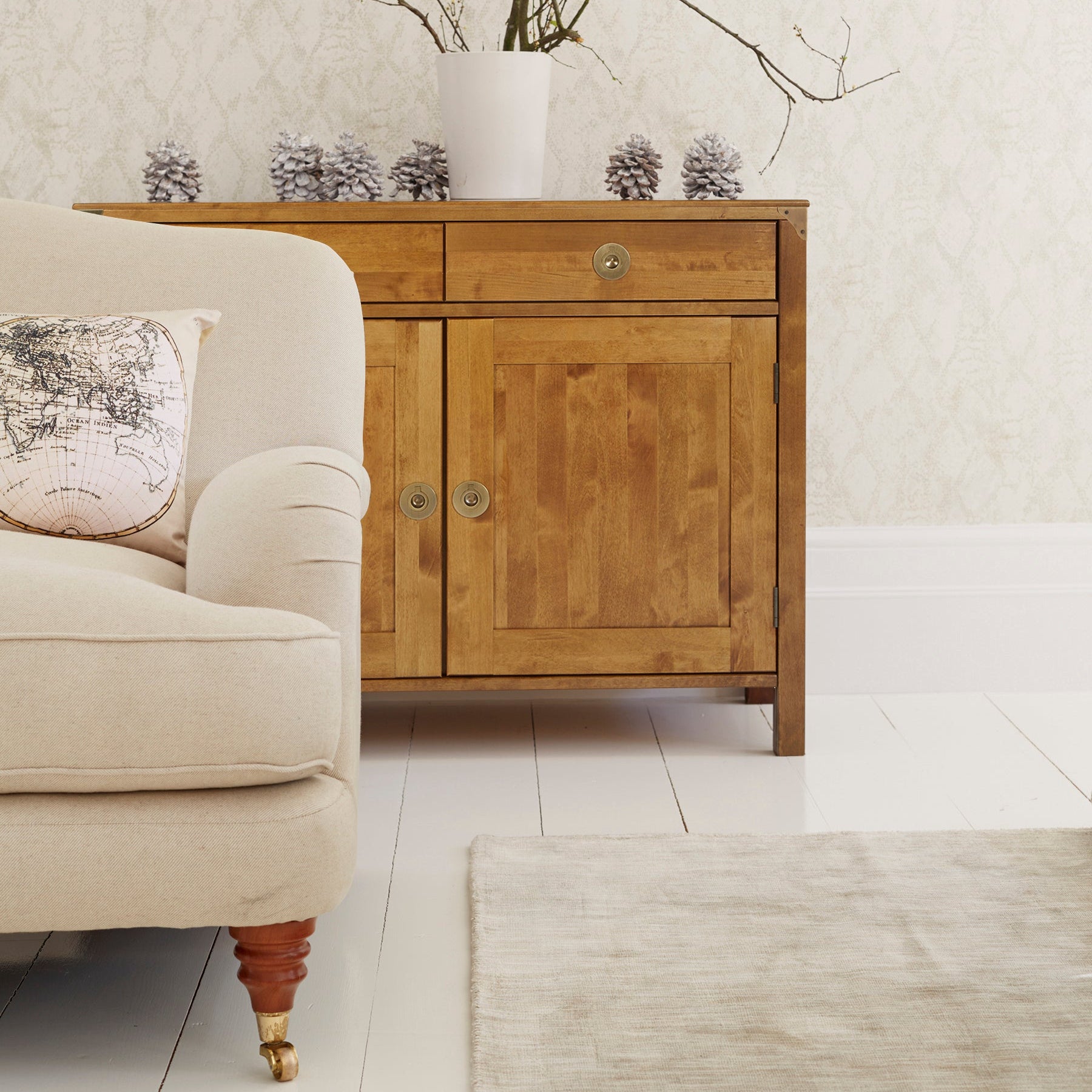 LAURA ASHLEY Balmoral 2-Door 2-Drawer Honey Sideboard 110 x 85 x 45 cm