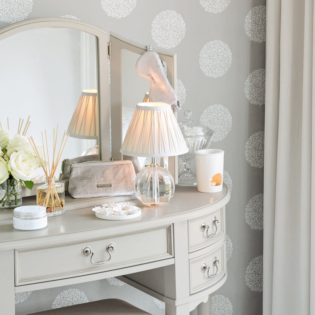 LAURA ASHLEY Clifton Dove Grey 5-Drawer Dressing Table & Stool in Solid Wood, 125 x 77 x 42 cm