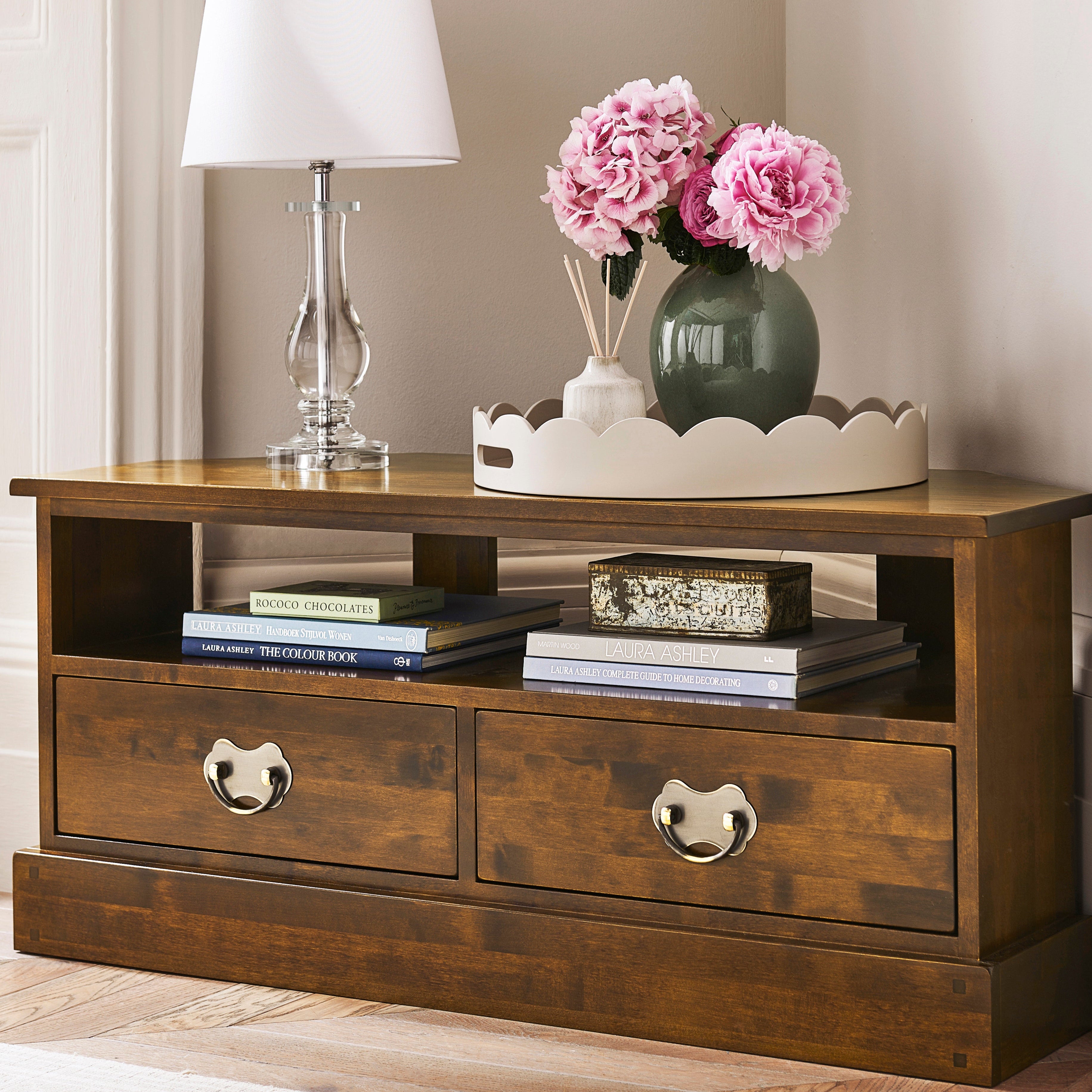LAURA ASHLEY Garrat 2-Drawer Dark Chestnut Corner TV Unit in Solid Birch