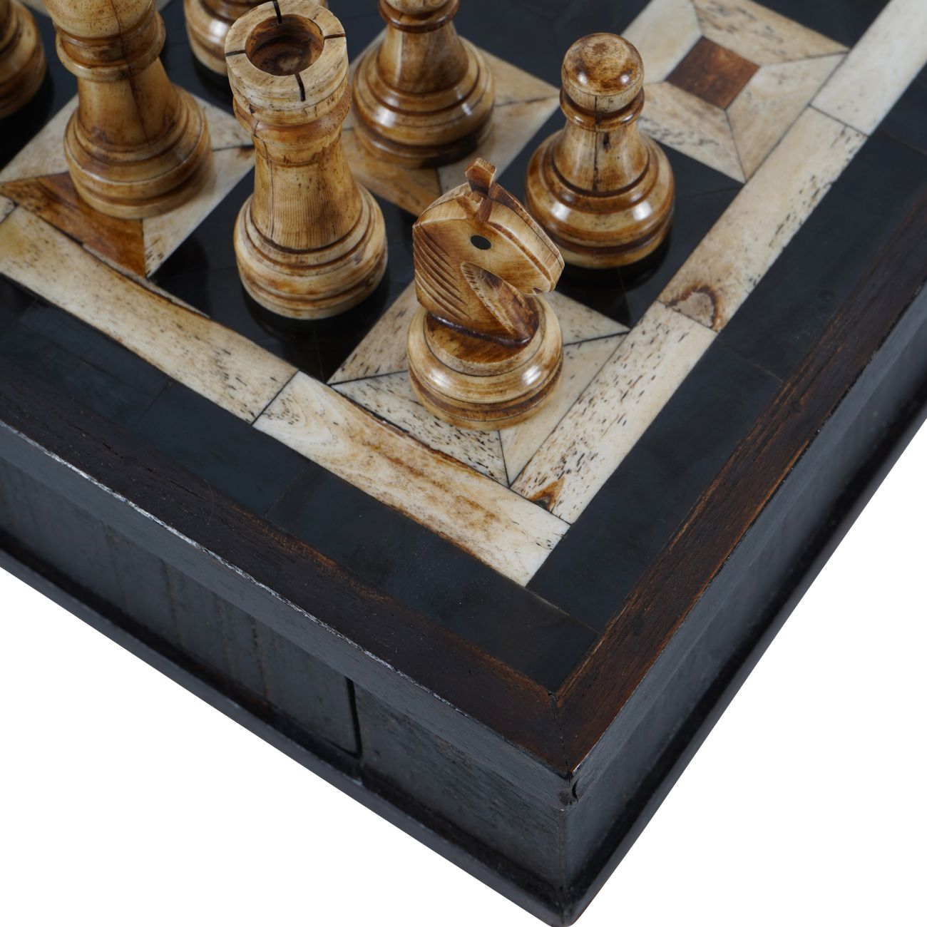 LIBRA INTERIORS Heritage Luxury Chess Set with Drawer