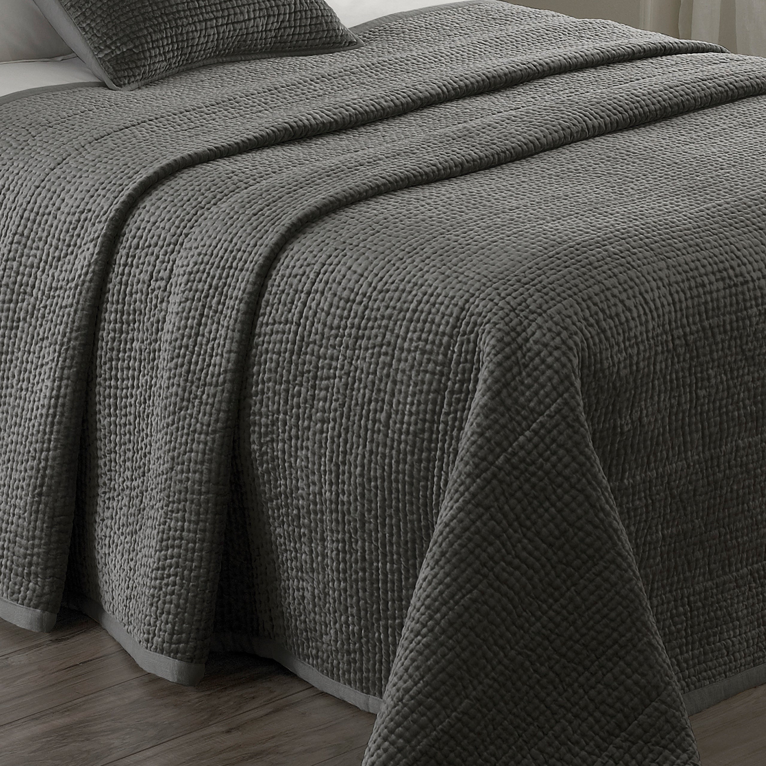 PAOLETTI Brooklands Quilted Bedspread with Linen Edge, Graphite 4