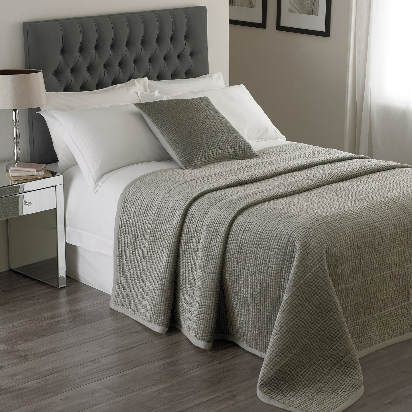 PAOLETTI Brooklands Quilted Bedspread with Linen Edge, Silver 2