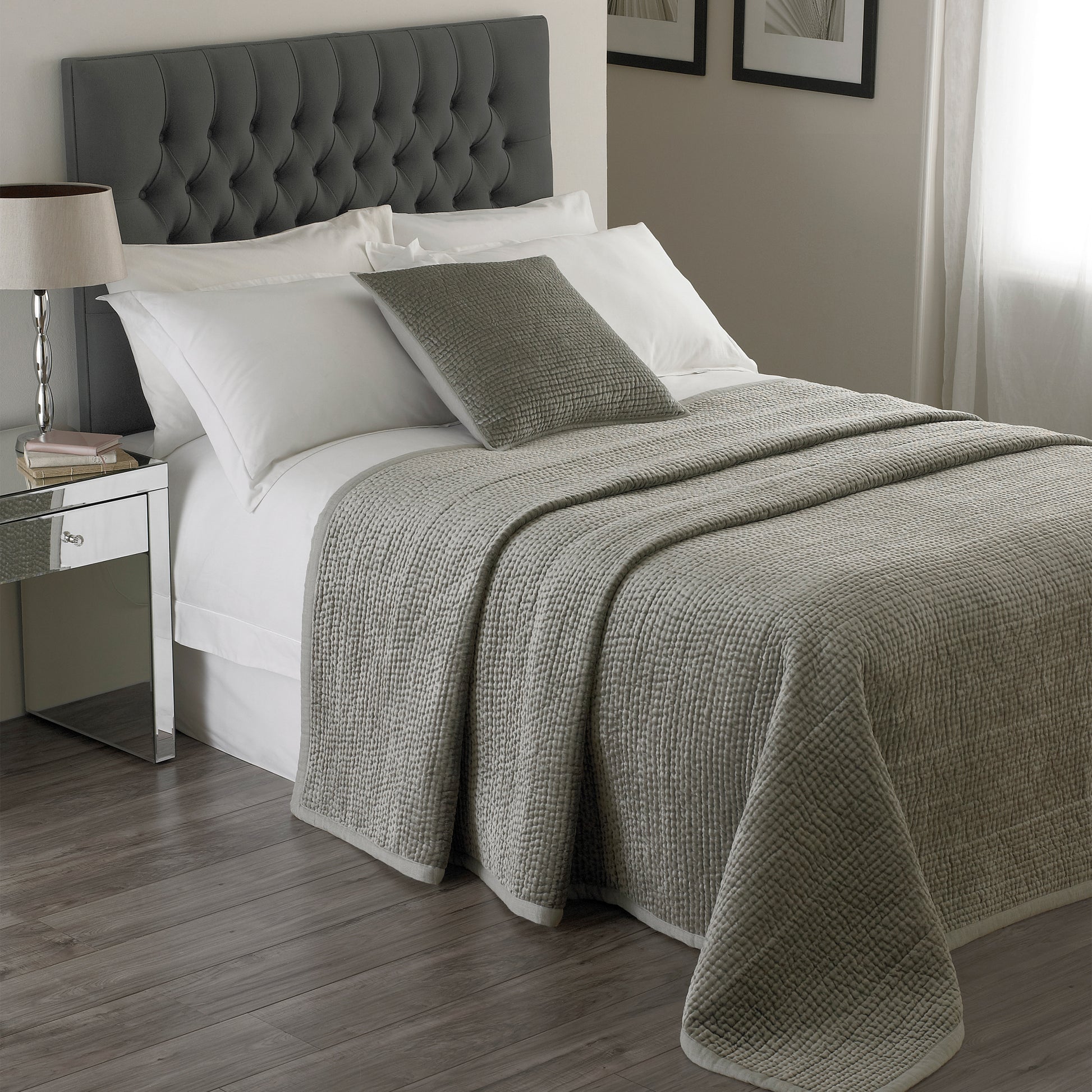 PAOLETTI Brooklands Quilted Bedspread with Linen Edge, Silver 2