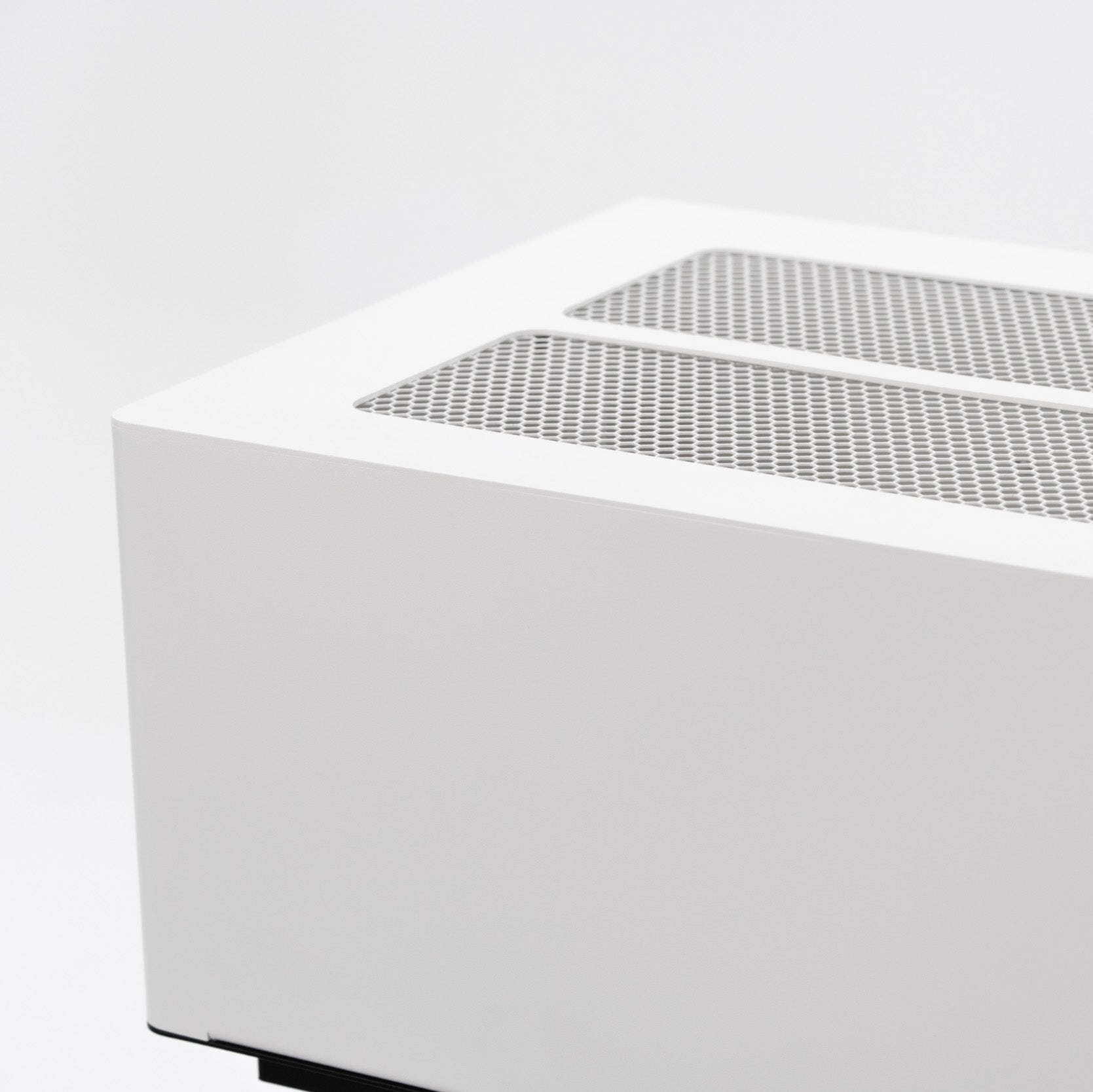 PLANIKA Arcticon | Automatic Bioethanol Net Zero Indoor Fireplace | BEV® Technology | Remote Controlled |White