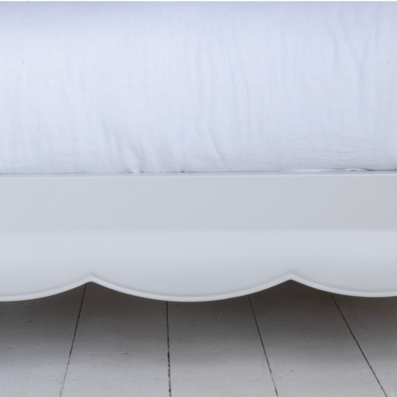WILLIS & GAMBIER Amelie White Double High End Bed in Oak