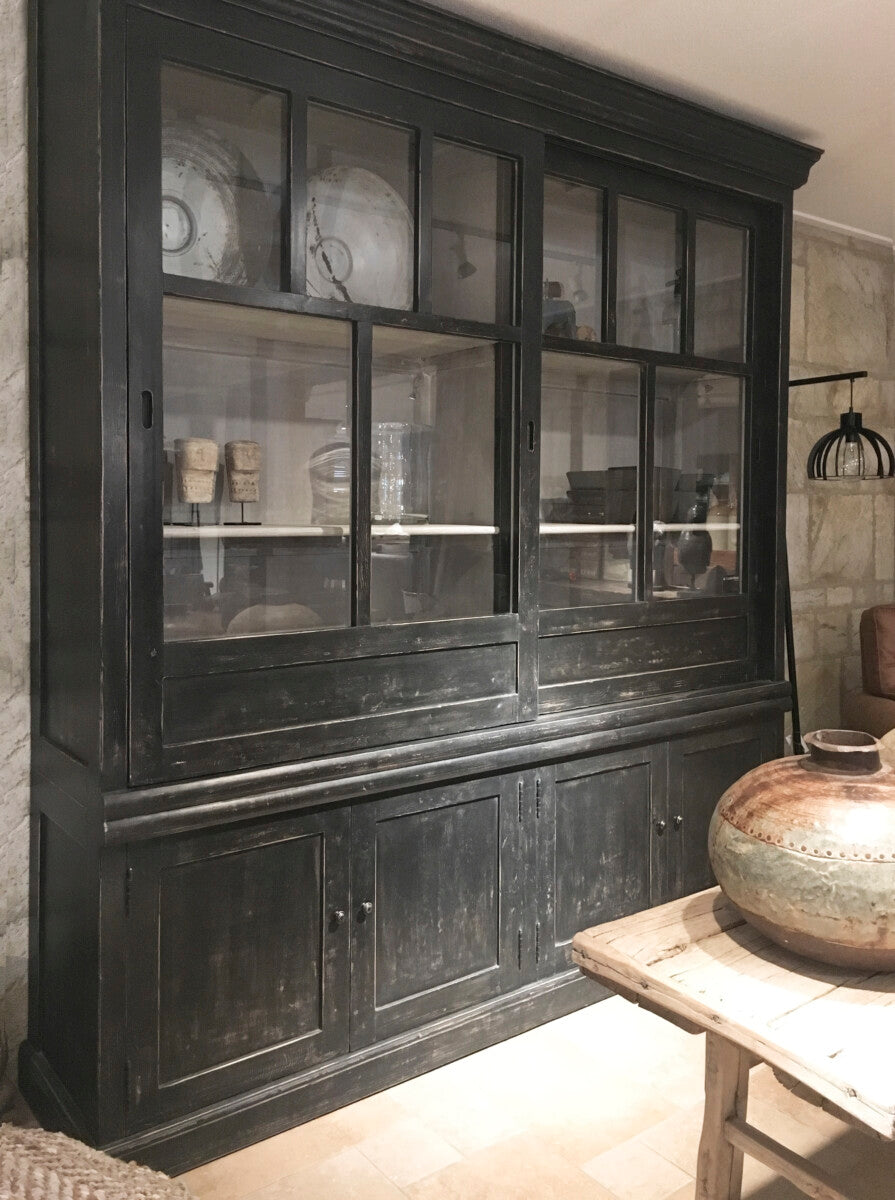 'tLOOIERSHUIS Dominique 220 Classic Black Display Cabinet, 220x240 cm