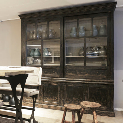 'tLOOIERSHUIS Dominique 220 Classic Black Display Cabinet, 220x240 cm